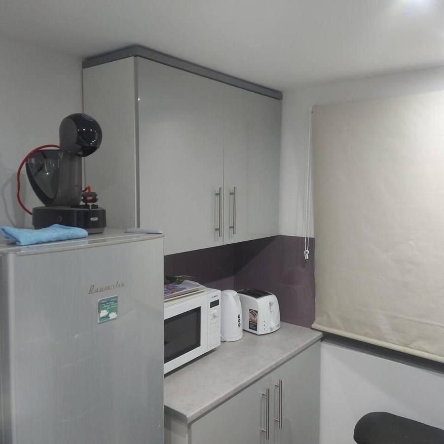 Lovely & Beautiful 2 Bed-Apartment In Borehamwood Eksteriør bilde