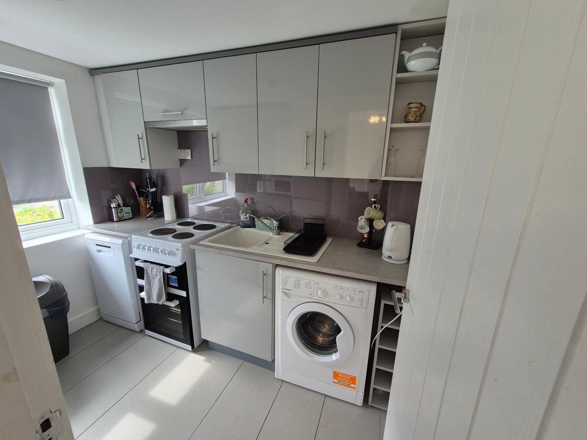 Lovely & Beautiful 2 Bed-Apartment In Borehamwood Eksteriør bilde