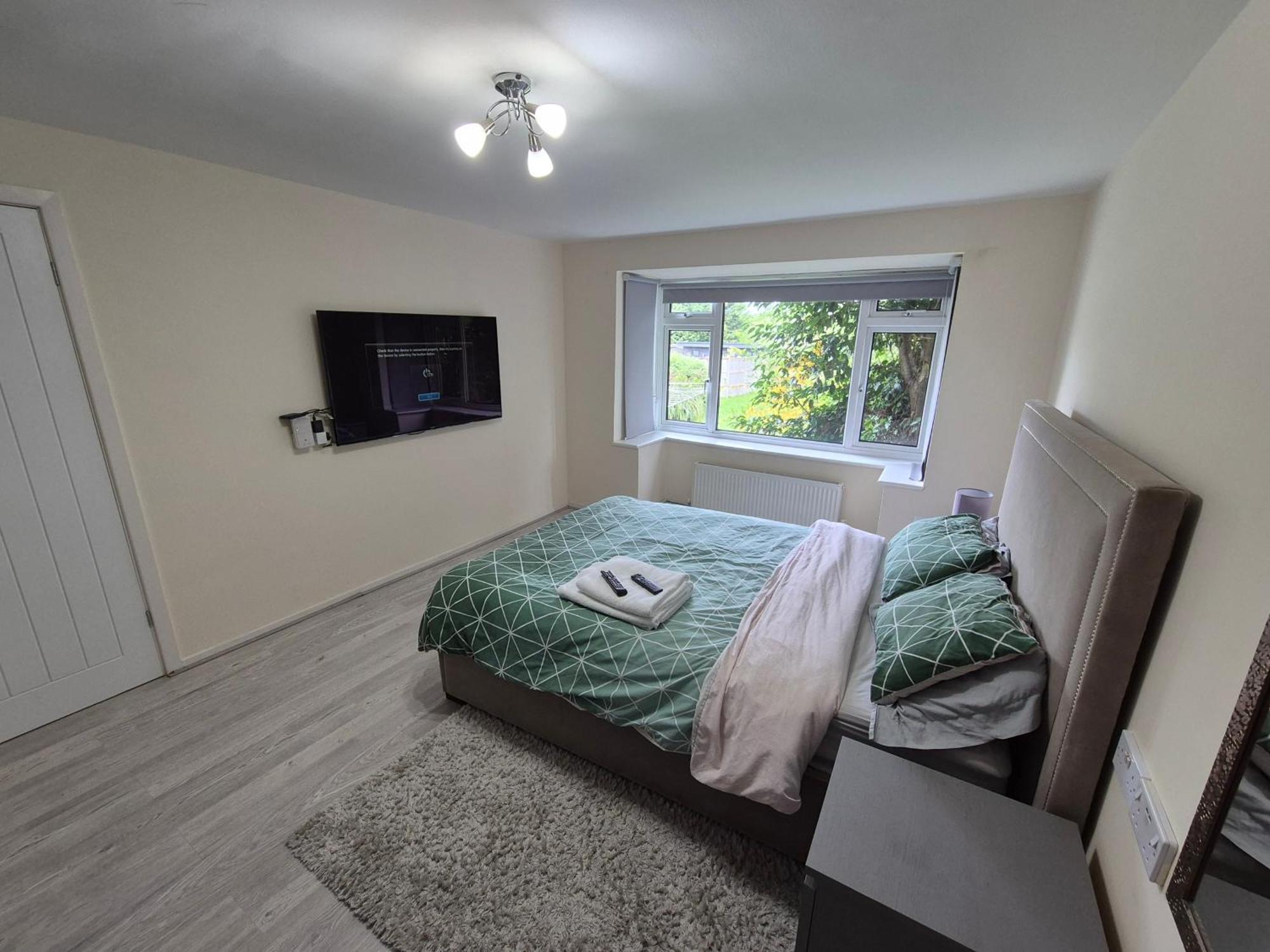 Lovely & Beautiful 2 Bed-Apartment In Borehamwood Eksteriør bilde